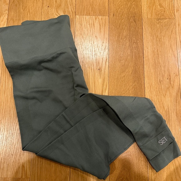 Olive green set leggings - Picture 3 of 4